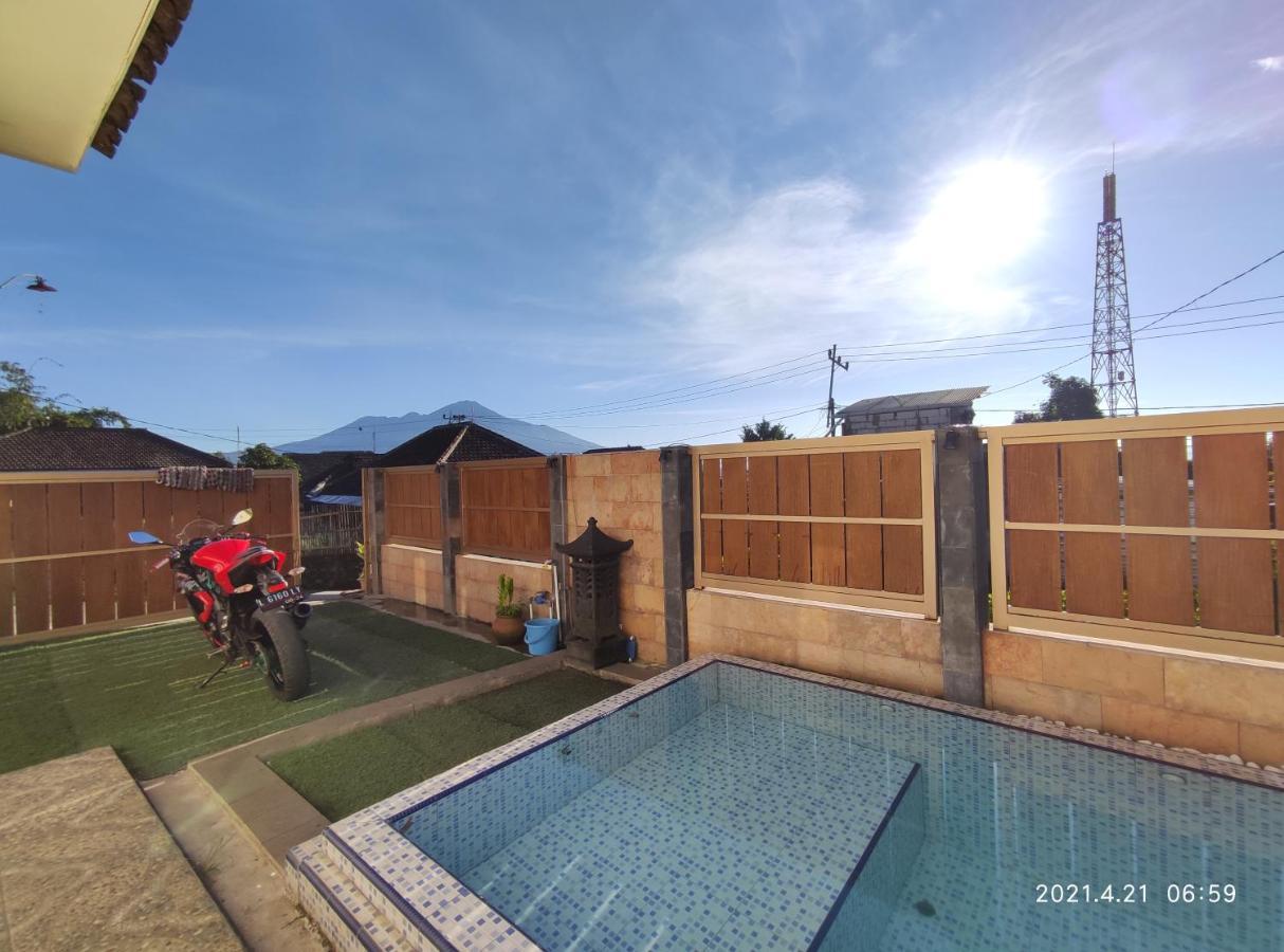 Puncak Pinus And Pool Villa บาตู ภายนอก รูปภาพ
