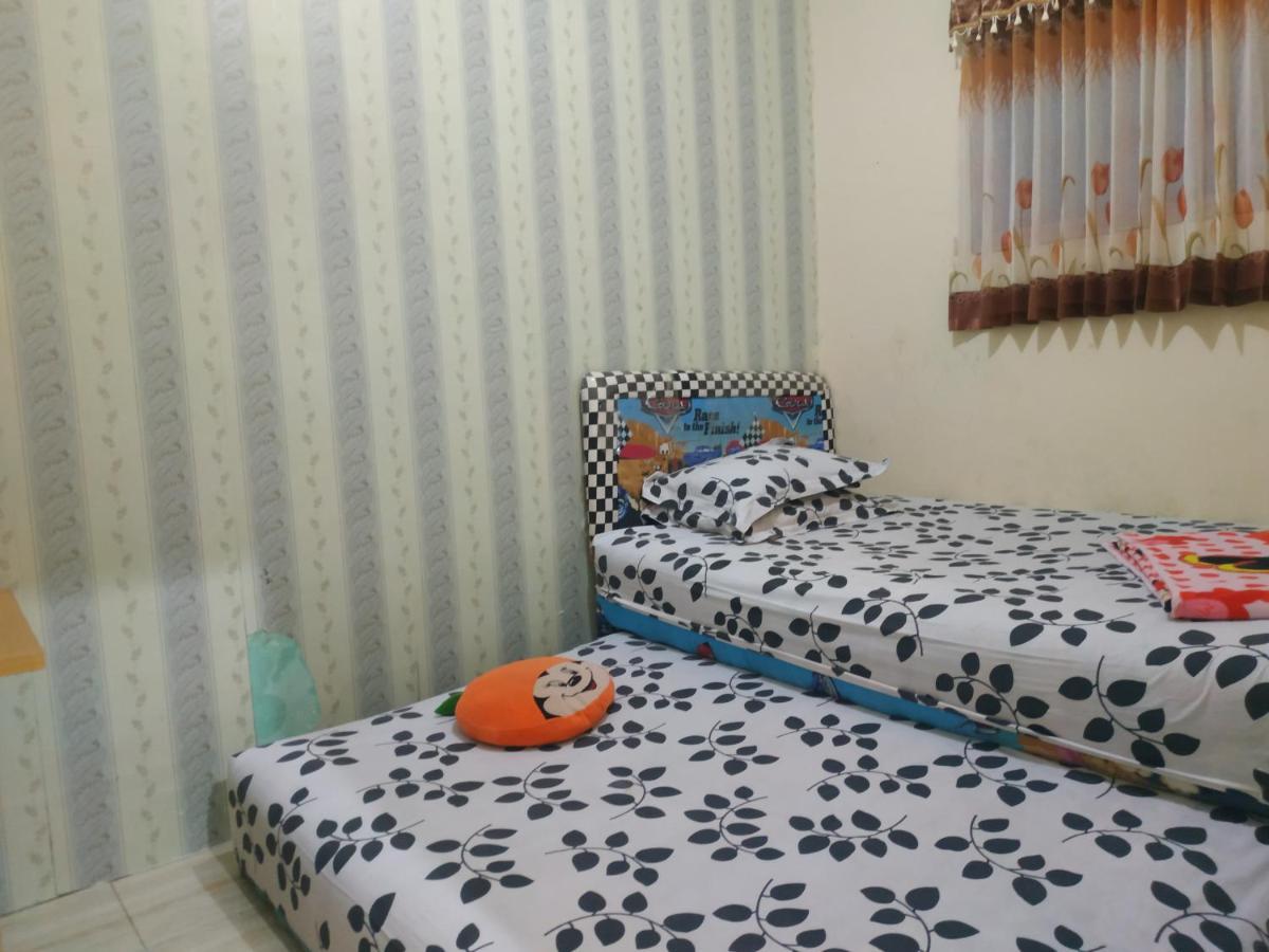 Puncak Pinus And Pool Villa บาตู ภายนอก รูปภาพ