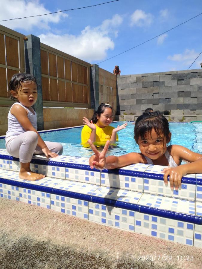 Puncak Pinus And Pool Villa บาตู ภายนอก รูปภาพ