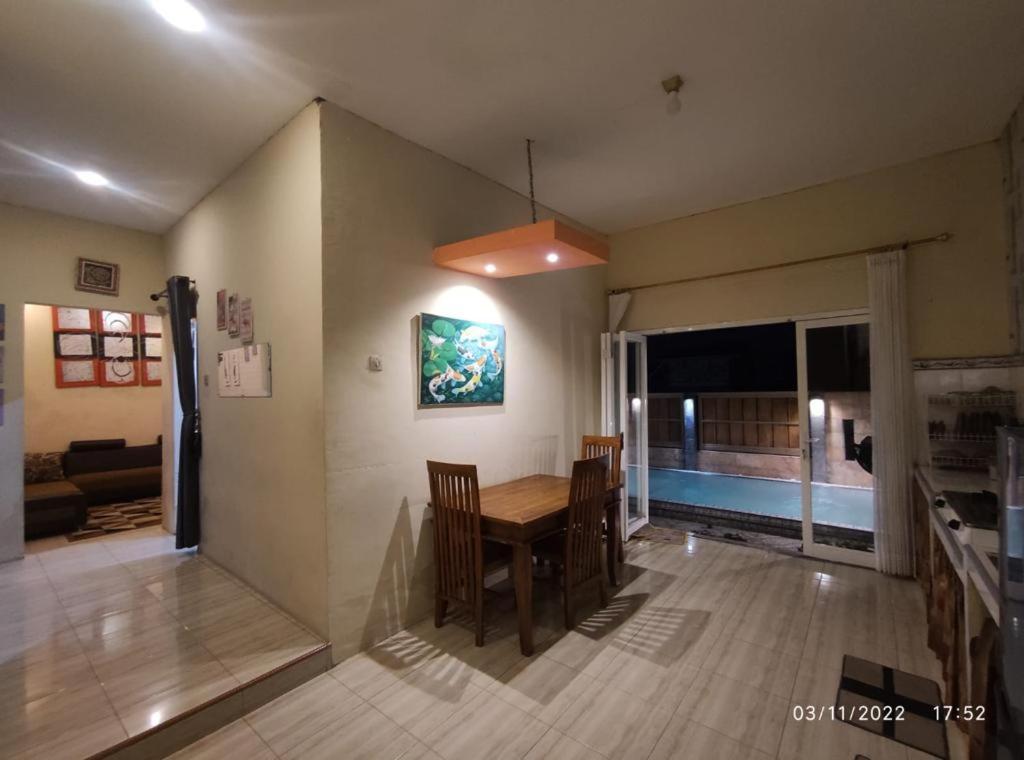 Puncak Pinus And Pool Villa บาตู ภายนอก รูปภาพ