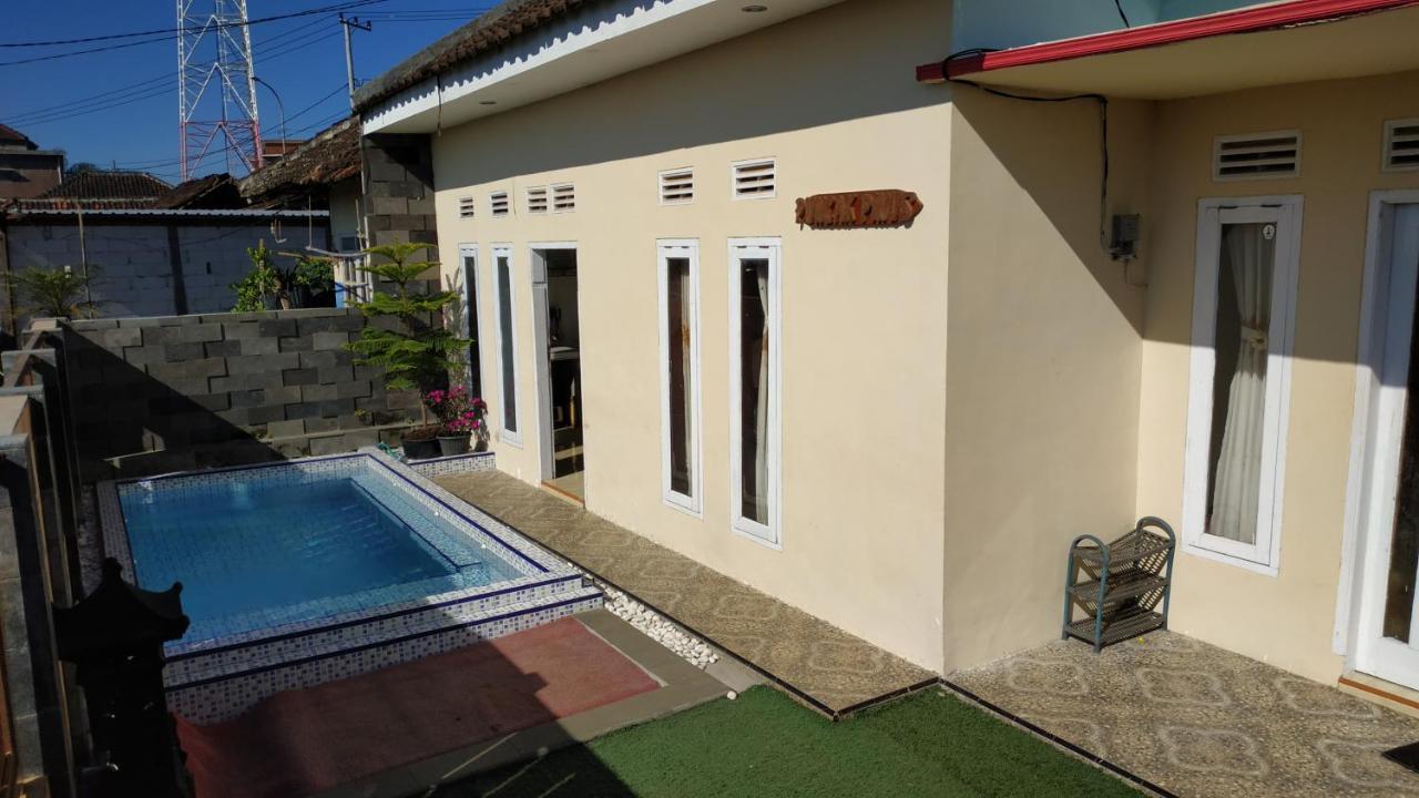 Puncak Pinus And Pool Villa บาตู ภายนอก รูปภาพ
